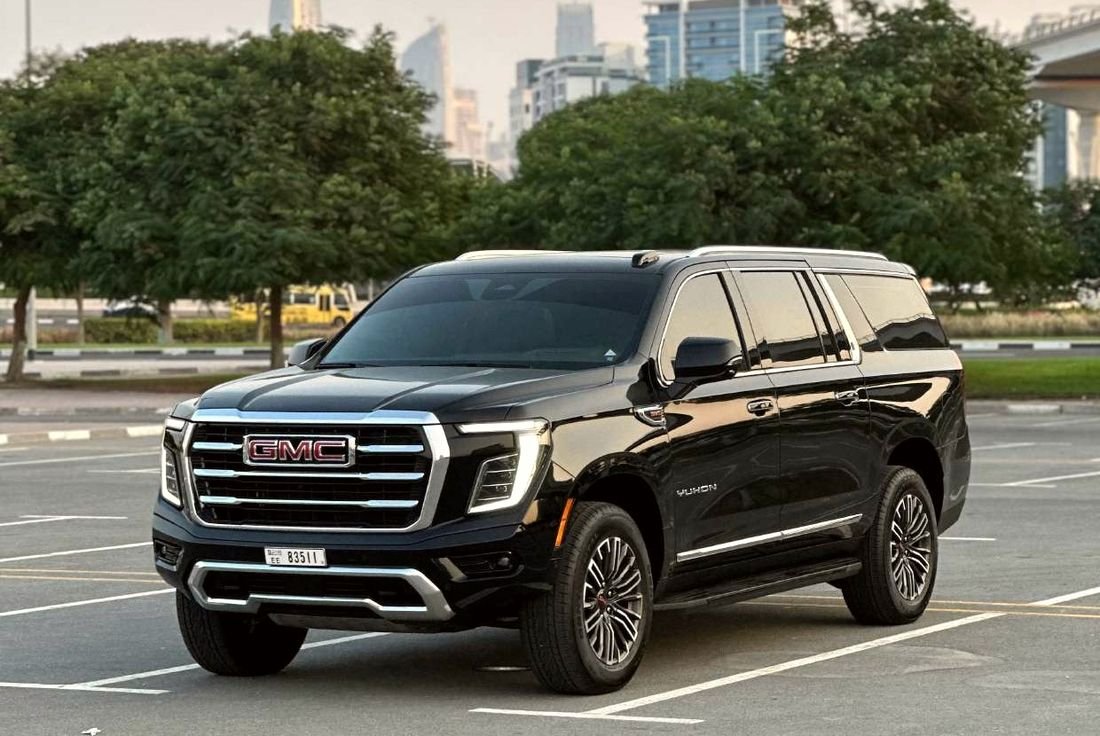 Black GMC Yukon 7-seater SUV from the Emirates Bus Hire fleet