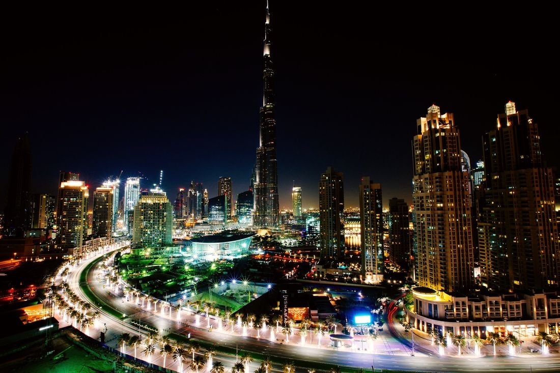 Burj Khalifa and Downtown Dubai lit up at night